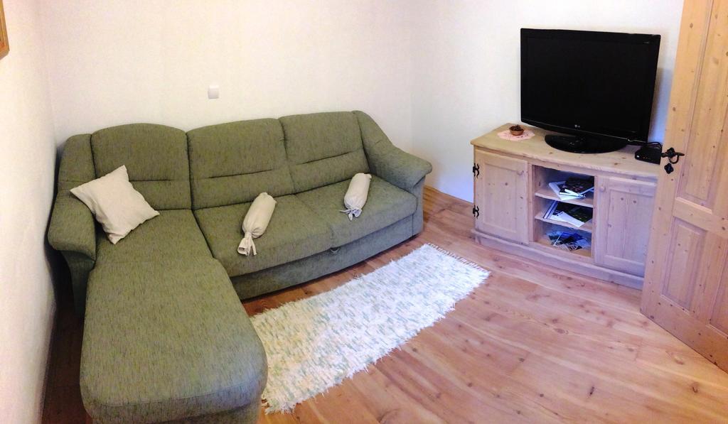 Apartments Pod Macesnovo Streho Solčava Rom bilde