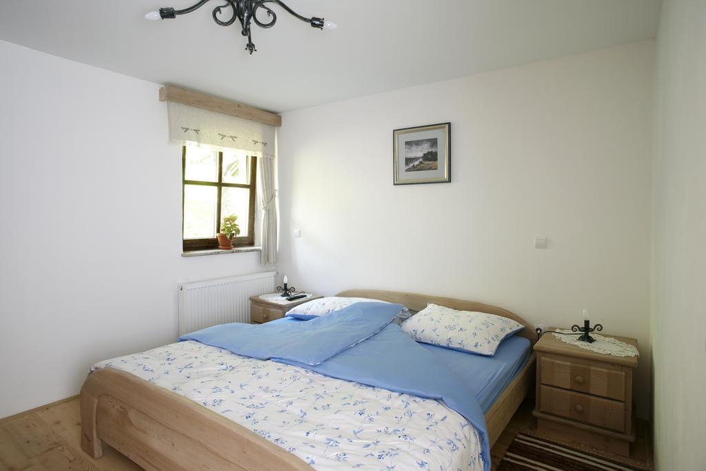 Apartments Pod Macesnovo Streho Solčava Rom bilde